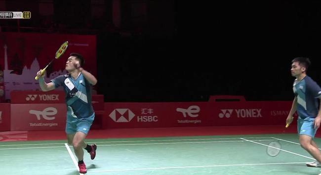 赛场上的致 赛场上的致