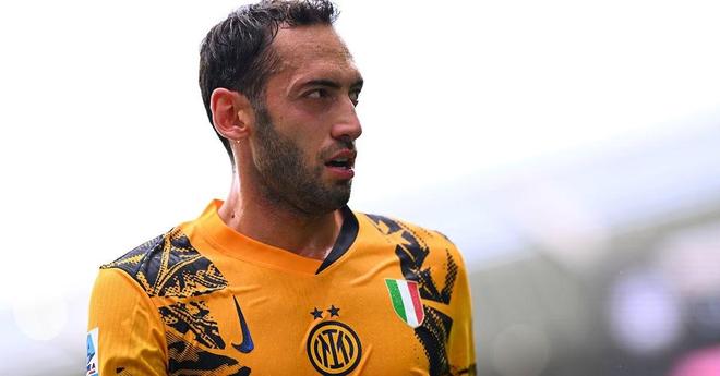 端显得捉襟 端显得捉襟